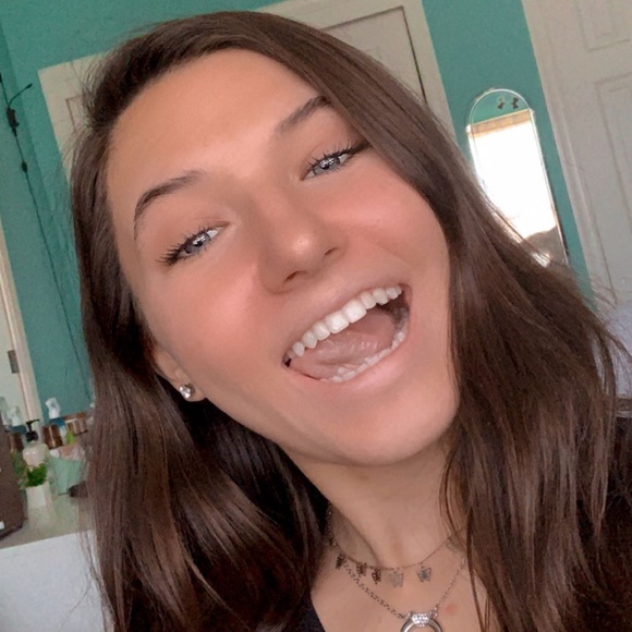 Meet your Posher, Maddie - Picture 2 of 3